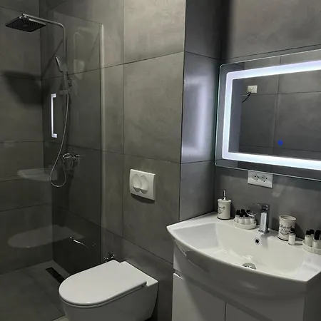 شقة Sun Tower Luxury Suite-view From Of Center *