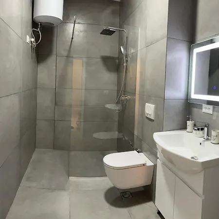 Sun Tower Luxury Suite-view From Of Center Τίρανα
