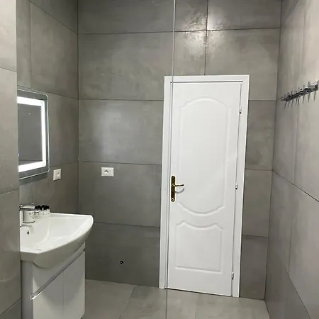 Appartamento Sun Tower Luxury Suite-view From Of Center