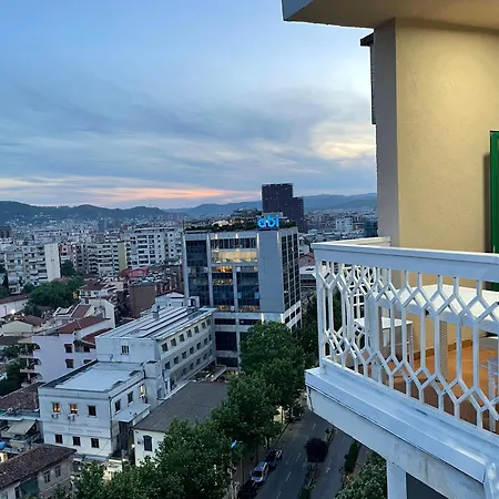 Appartamento Sun Tower Luxury Suite-view From Of Center