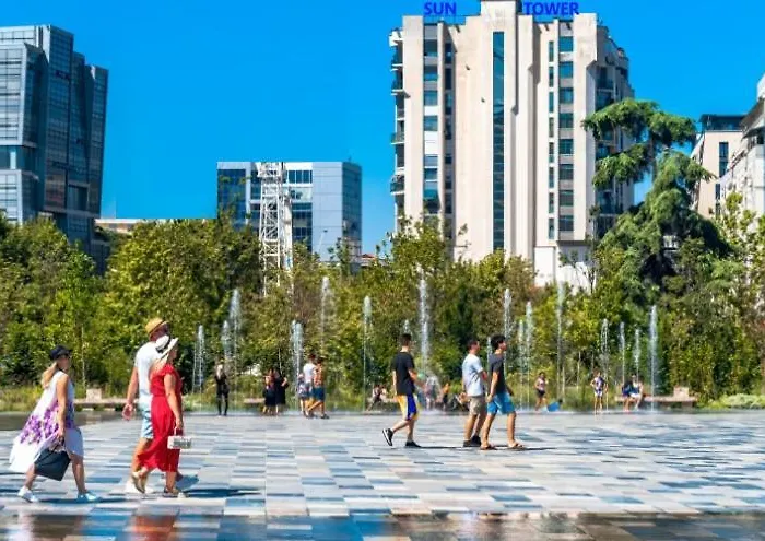 Sun Tower Luxury Suite-view From Of Center ティラナ